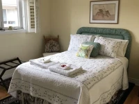 Modern Bungalow Bed and Breakfast 