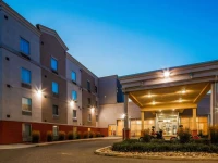 Best Western Plus Bowmanville 