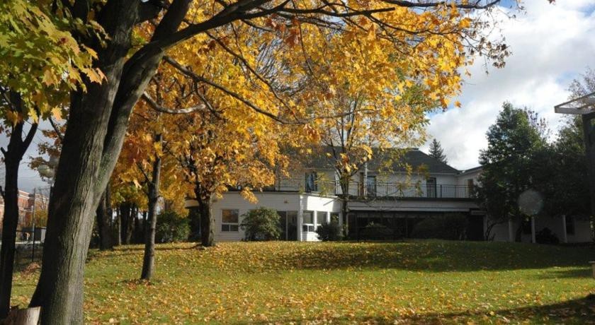 River Breeze Inn 