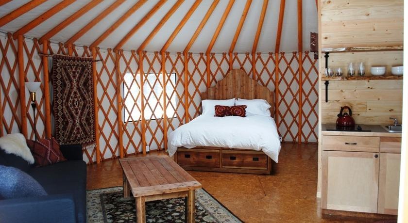 Flora Bora Forest Lodging 