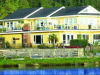 Birds of a Feather Ocean Lagoon Victoria B&B & Vacation Rental 