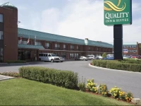 Quality Inn & Suites AГ©roport P.E. MontrГ©al-Trudeau Airport 
