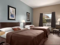 Super 8 Edmonton South 