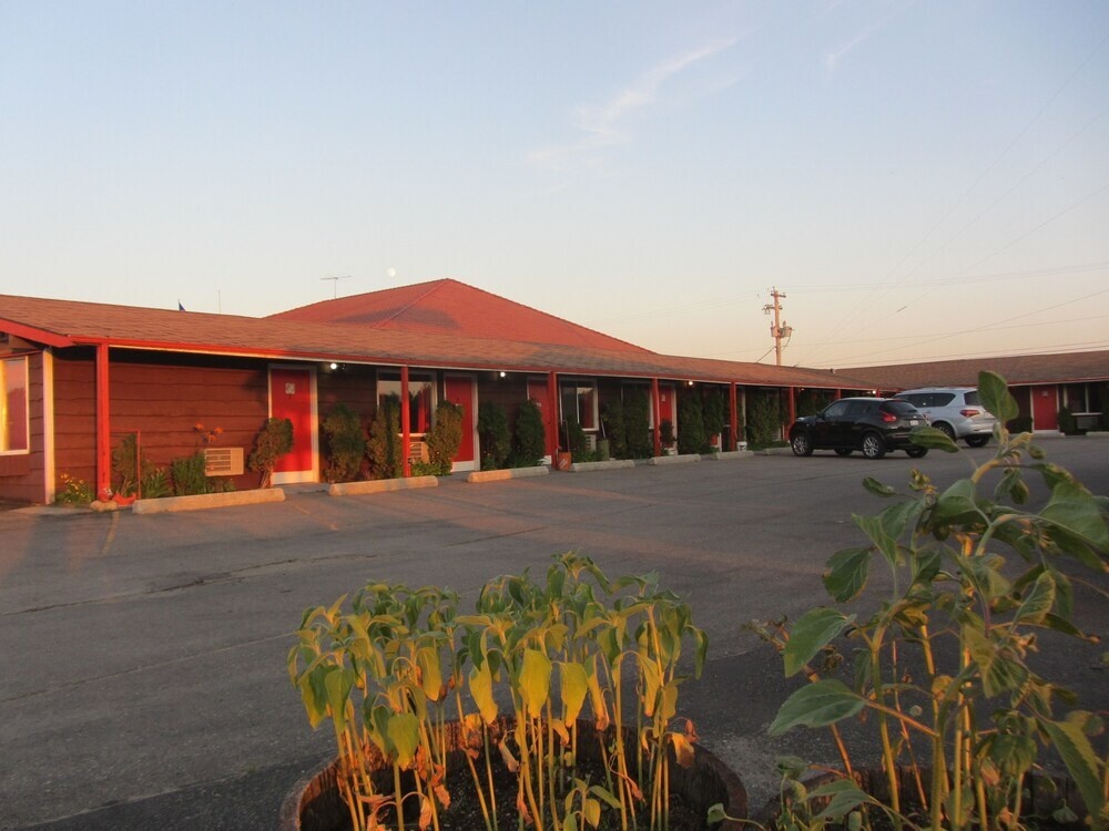 Pembina River Inn 