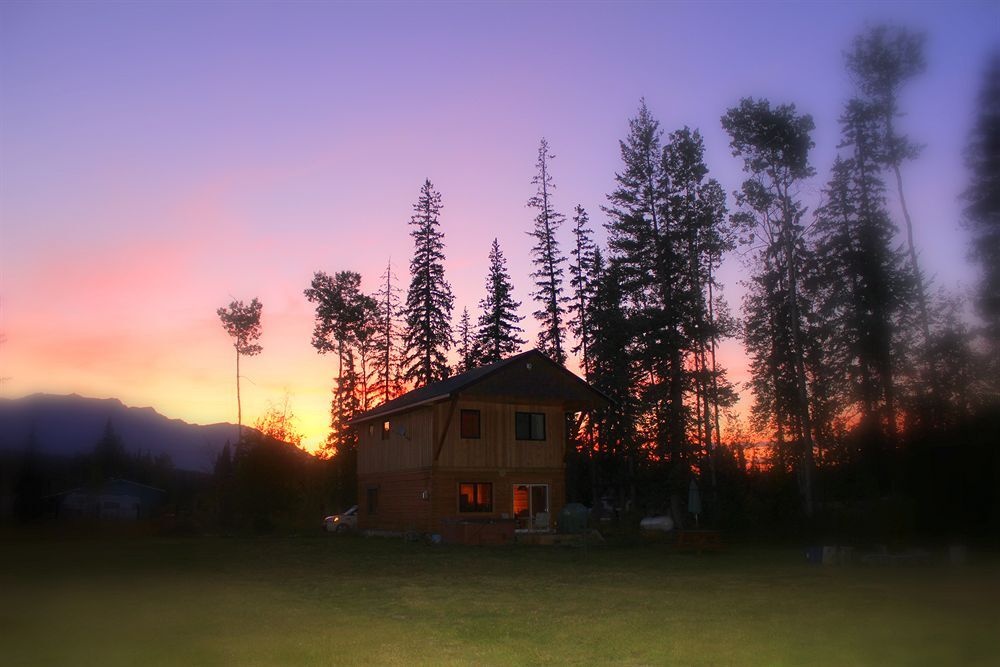 Kicking Horse Kabins 