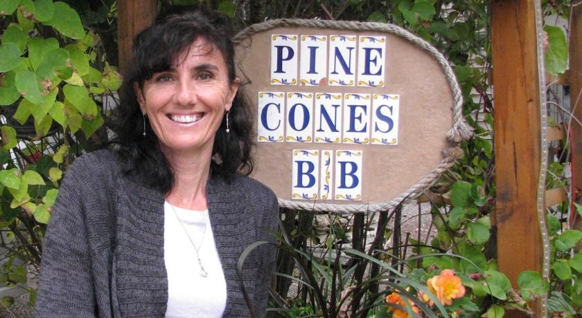 Pine Cones Bed & Breakfast 