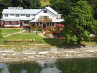 Heriot Bay Inn 