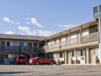 The Canterbury Inn of Downtown Invermere 