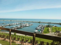 Ramada Jordan Beacon Harbourside Hotel & Suites 