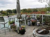 Along River Ridge Bed & Breakfast 
