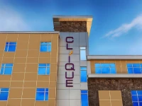 Hotel Clique Calgary Airport 