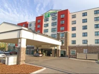 Holiday Inn Express and Suites Calgary University 