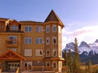 Falcon Crest Lodge 