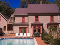 The Grand Street Inn 