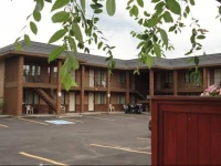 North Pointe Inn and Suites 