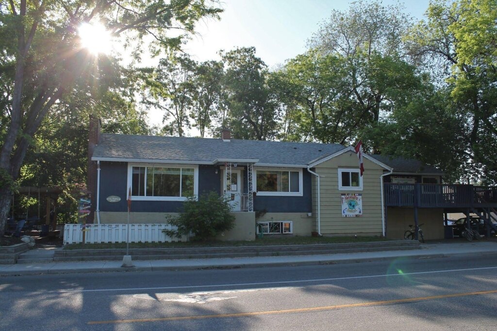 Kelowna International Hostel 