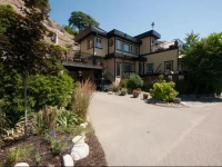 Poplar Point Lakeview Home by realTopia Vacation Rentals 