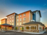 Days Inn & Suites - Lindsay 