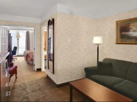 Tropical Inn Hotel & Conference Centre 