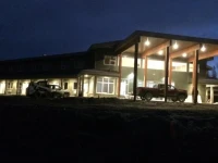 Royal Oak Inn and Suites & RV Park 