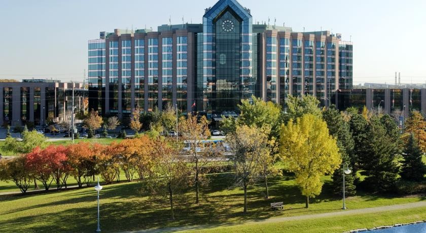 Hilton Suites Toronto-Markham Conference Centre & Spa 