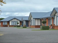 Tudor Lodge Motel 