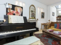 Two Bedroom Apartment in Notting Hill 