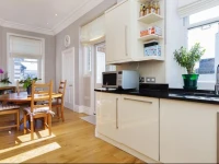 Three Bedroom Apartment in Chiswick 