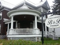 Le Petit ChГўteau Montebello B&B 