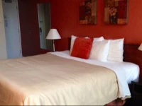 The Met Hotel 