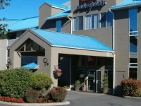 Inn on Long Lake 