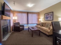 Creekside Suites at Pacific Shores 