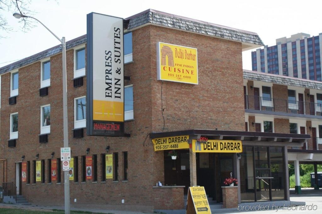 Empress Inn and Suites by the Falls 