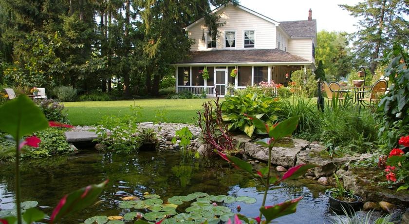 Royal Manor Bed & Breakfast 