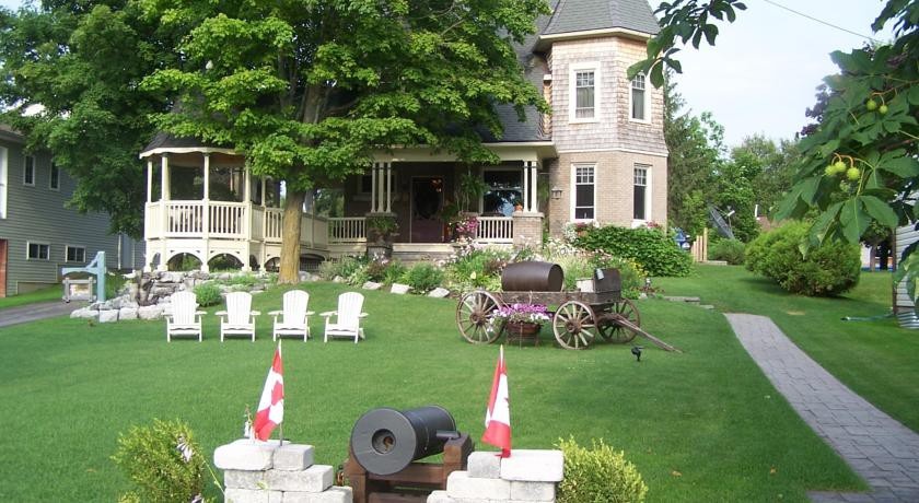 Creighton Manor Inn Bed & Breakfast 