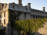 HI- Ottawa Jail Hostel 