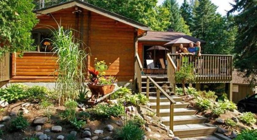 Cloverleaf Cottages 