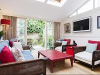 Three Bedroom House in Fulham 