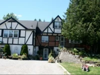 Burleys Executive Garden Suite 