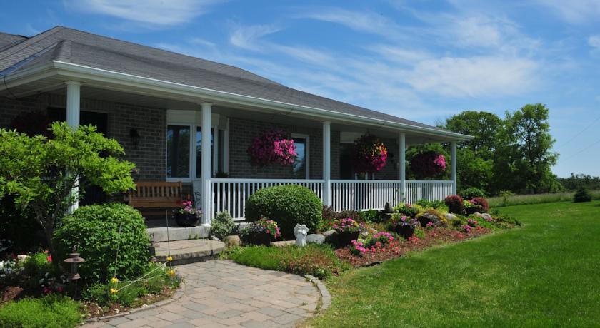 Golden Pathways Retreat B&B 