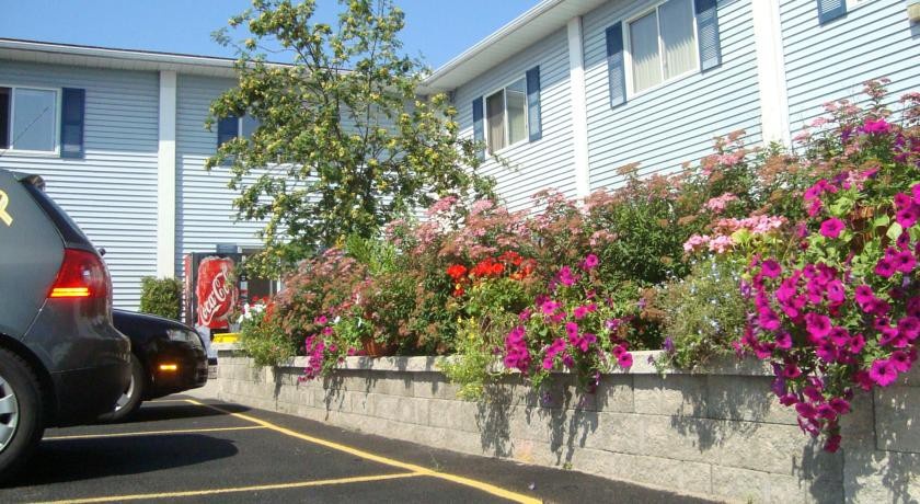 EconoLodge Inn & Suites - Pembroke 