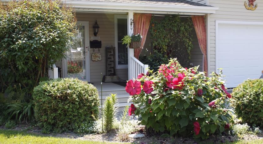 LakeBreeze Niagara Studio Suites 