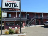 Queensway Court Motel 