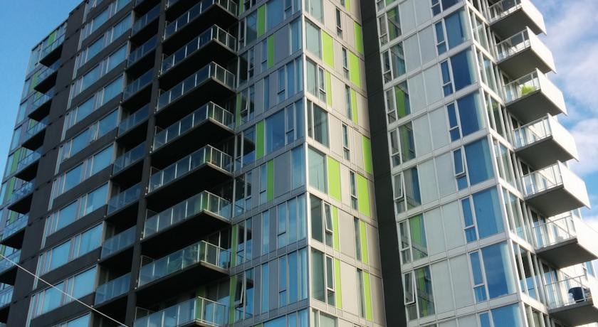 Two-Bedroom Apartment at Centro Richmond 