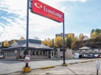 Econo Lodge Inn & Suites City Center Red Deer 