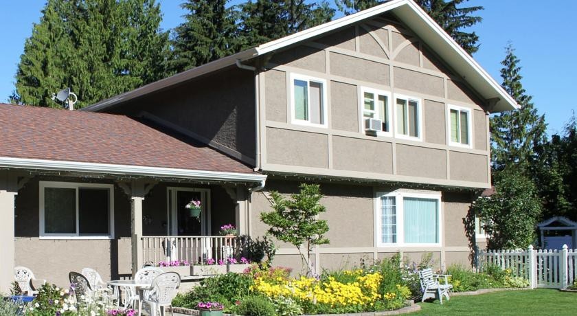 Alpenrose Revelstoke Bed & Breakfast 