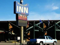 Walking Eagle Inn & Lodge 