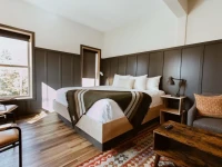The Flying Steamshovel Inn 
