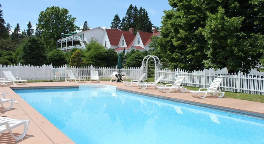 Tara Manor Inn 