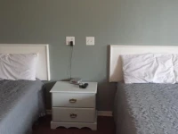 Grove Motel 
